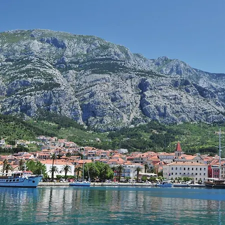 Gorgeous In With Wifi Apartment Makarska