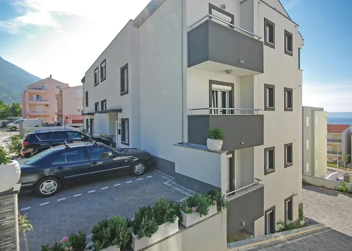 One-bedroom With Sea View 07 Макарська