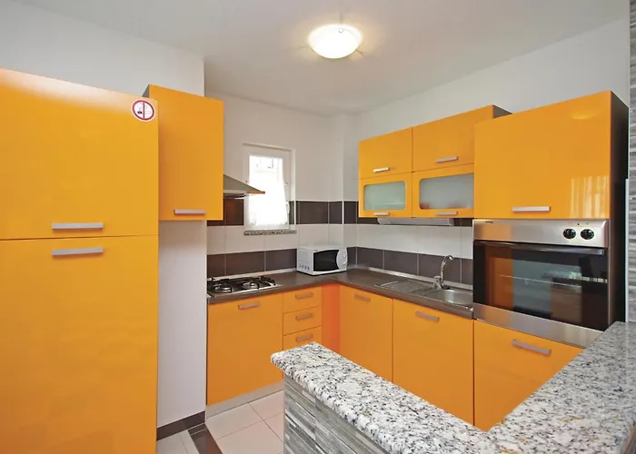 One-bedroom With Sea View 07 * Макарська