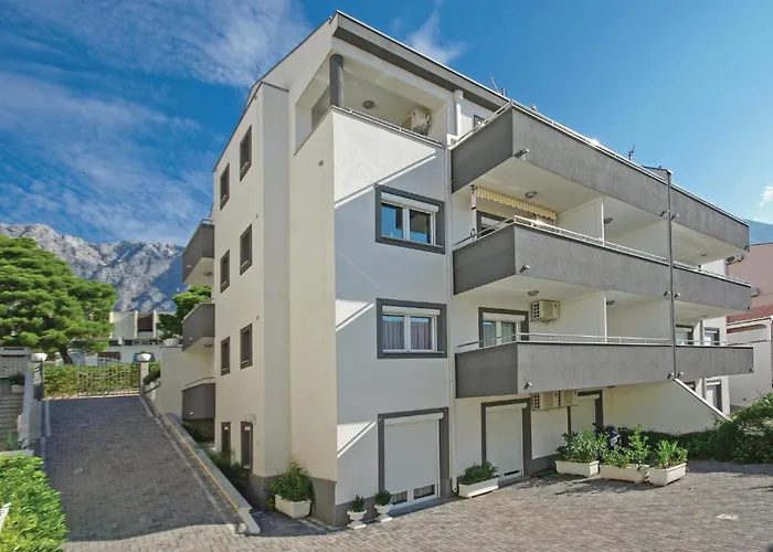 Апартаменты One-bedroom With Sea View 07